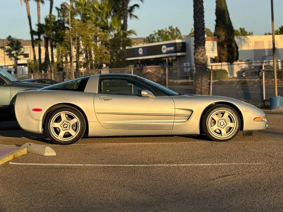 1998 Chevrolet Corvette C5 - Image 5 of 31