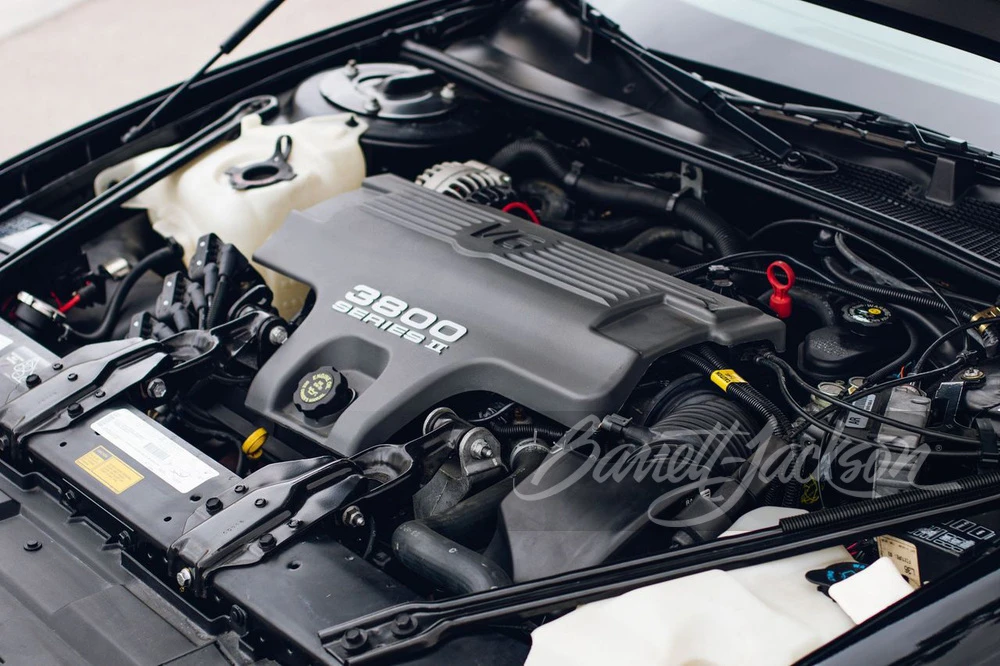 1998 Chevrolet Monte Carlo 5th Gen - Image 2 of 7