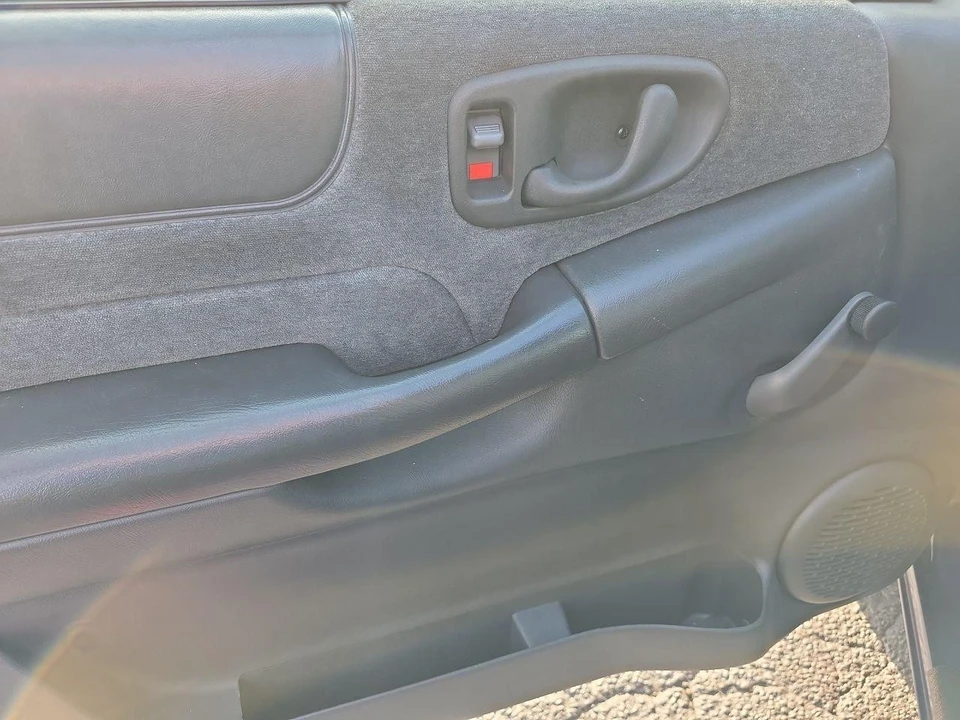 1998 Chevrolet S-10 - Image 5 of 12
