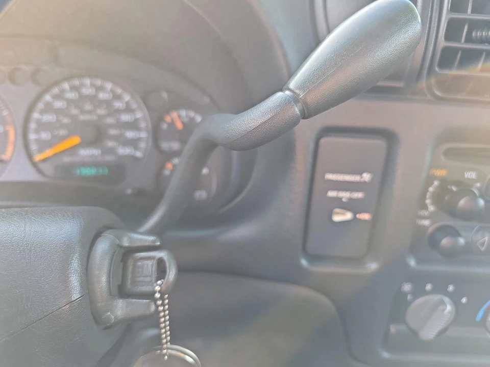 1998 Chevrolet S-10 - Image 10 of 12