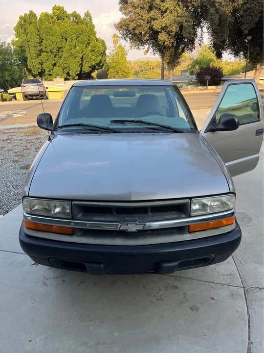 1998 Chevrolet S-10 - Image 2 of 8
