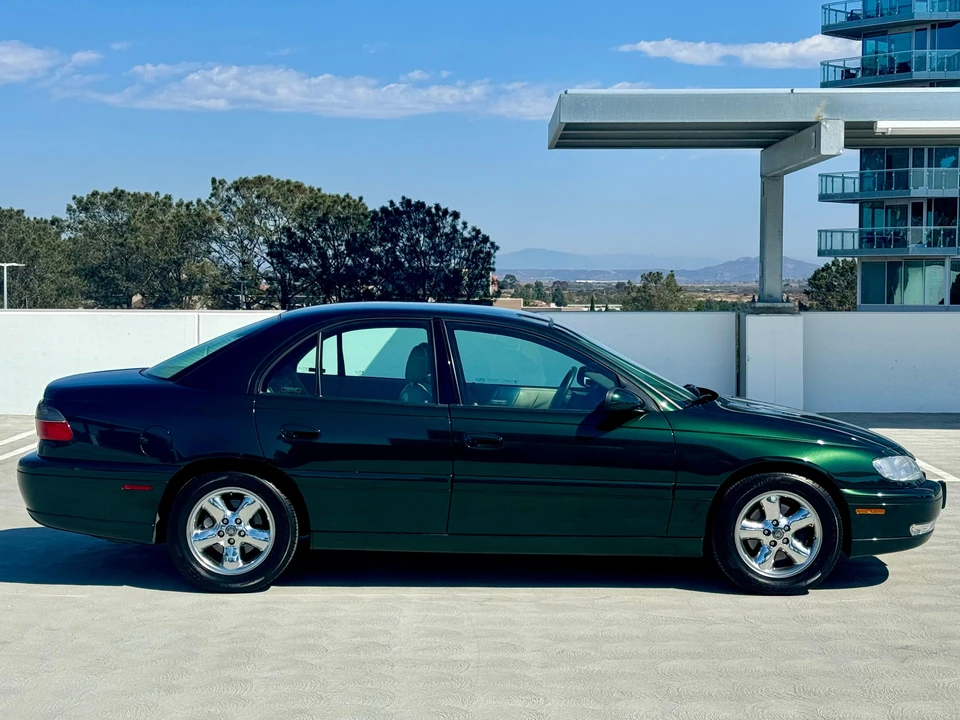 1998 Cadillac Catera - Image 21 of 31