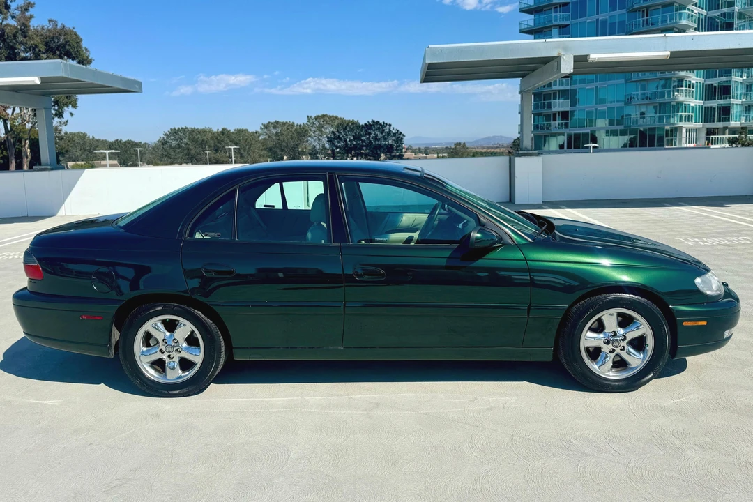 1998 Cadillac Catera - Image 3 of 31