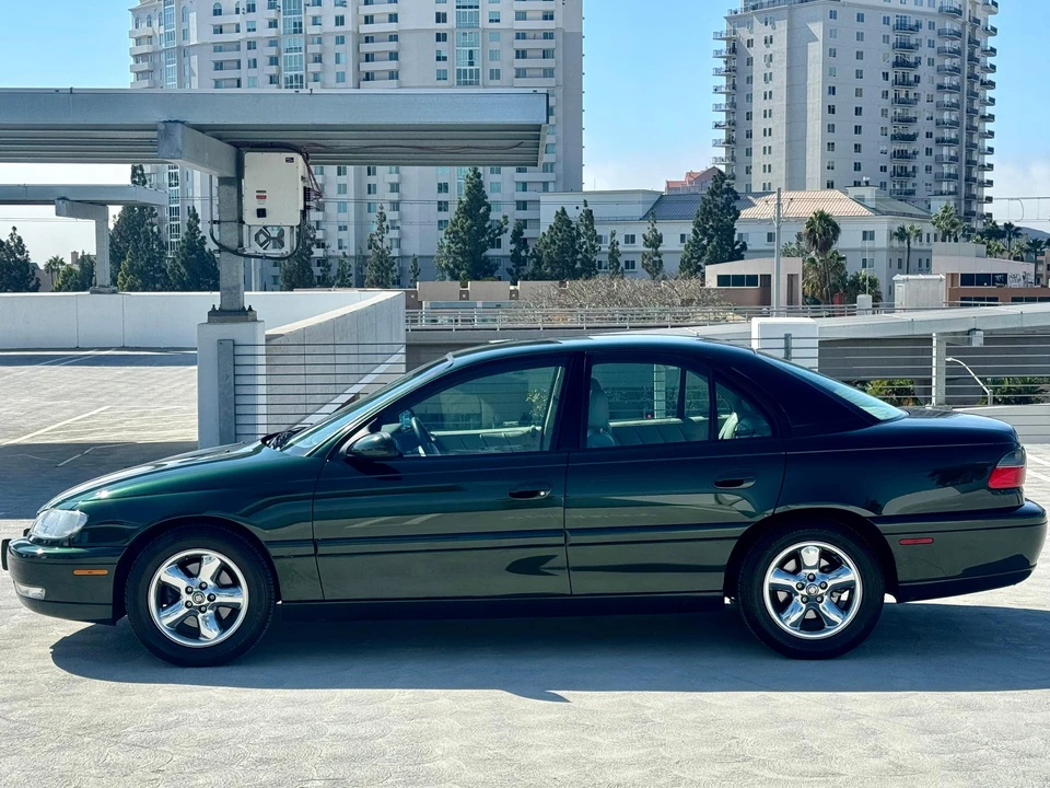 1998 Cadillac Catera - Image 12 of 31