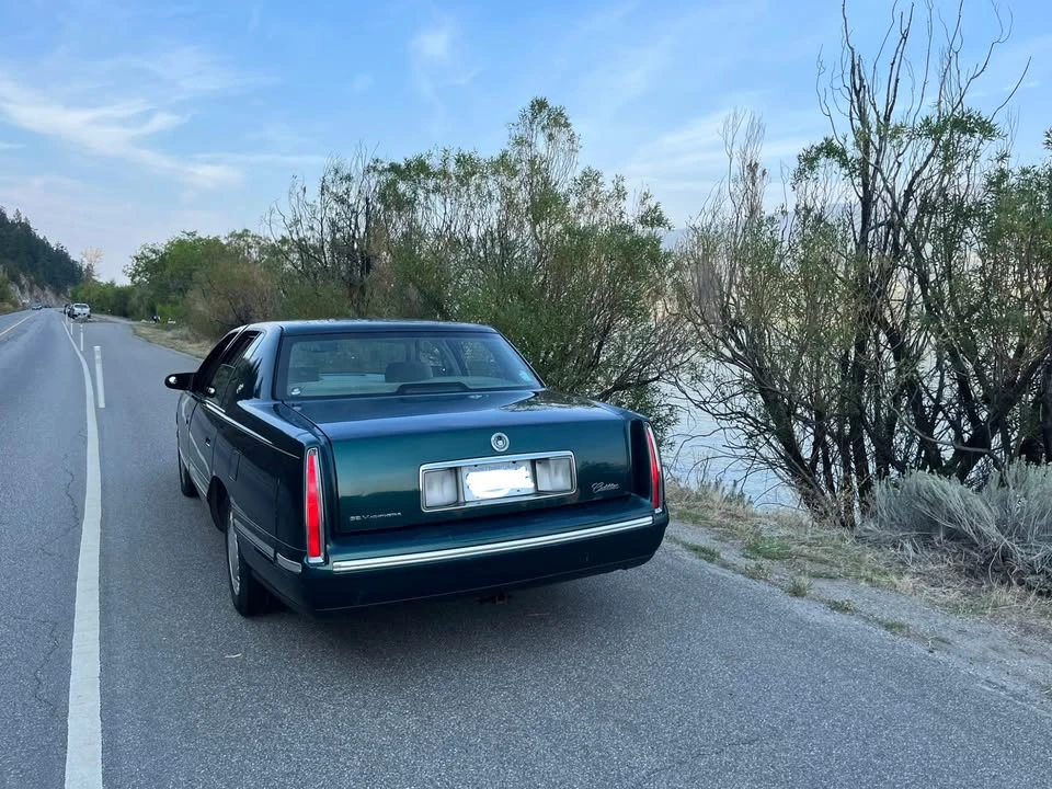 1998 Cadillac DeVille 7th Gen - Image 2 of 7
