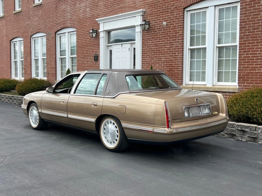 1998 Cadillac DeVille 7th Gen - Image 3 of 8