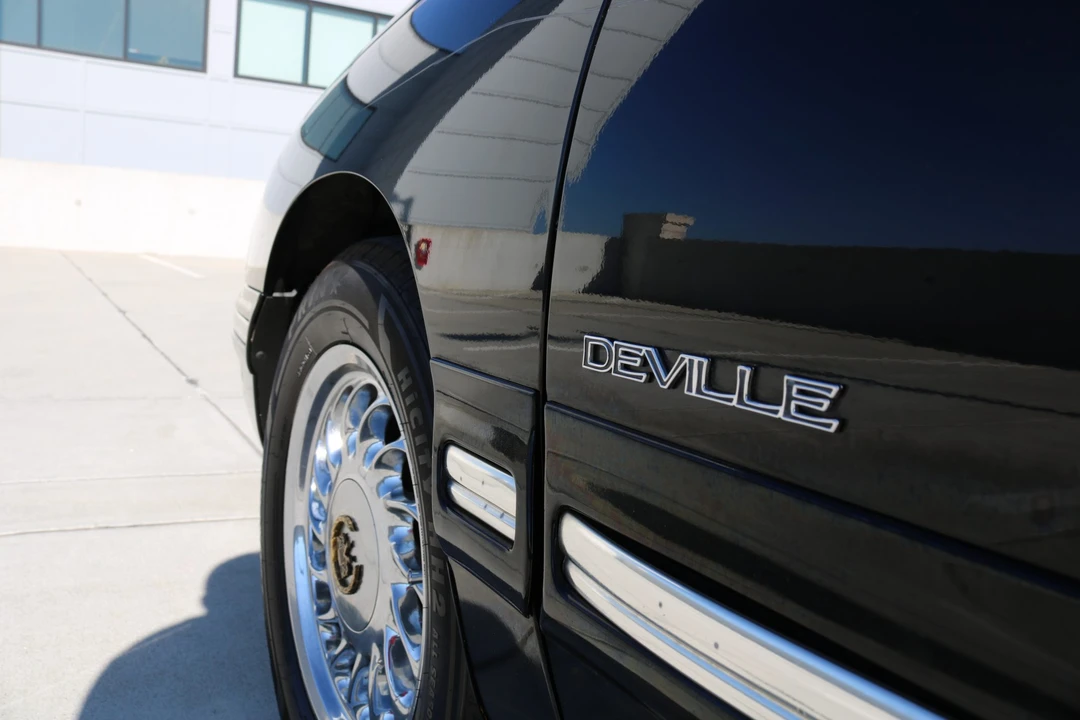 1998 Cadillac DeVille 7th Gen - Image 14 of 31