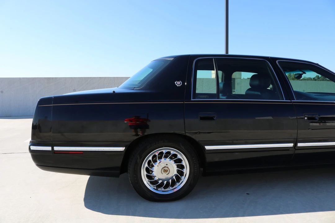 1998 Cadillac DeVille 7th Gen - Image 17 of 31