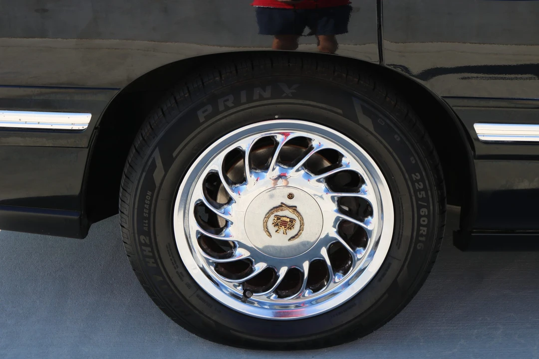 1998 Cadillac DeVille 7th Gen - Image 28 of 31
