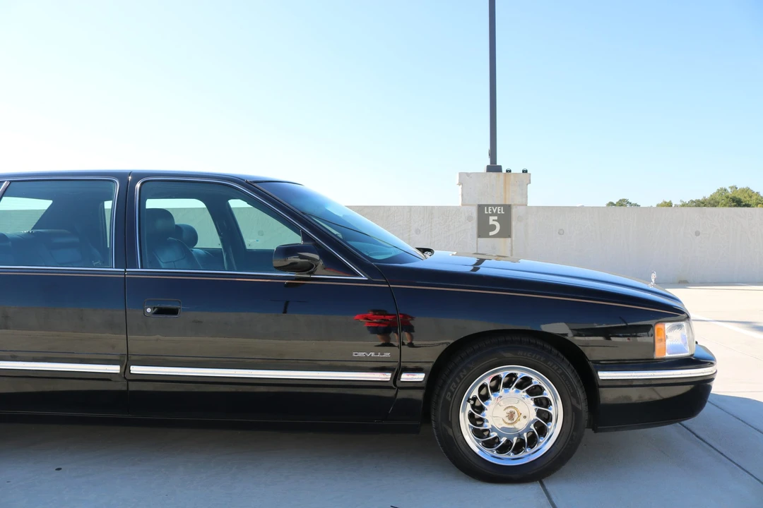 1998 Cadillac DeVille 7th Gen - Image 12 of 31