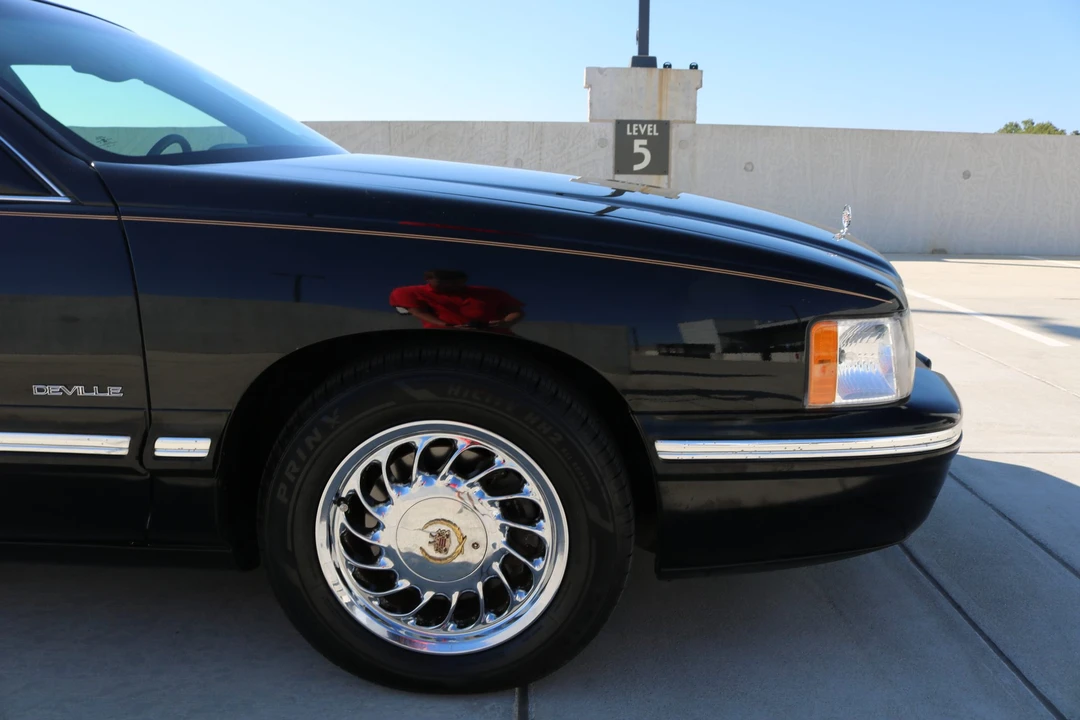 1998 Cadillac DeVille 7th Gen - Image 13 of 31