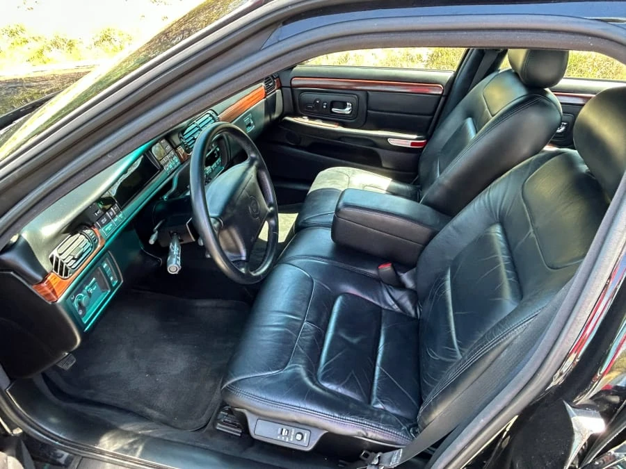 1998 Cadillac DeVille 7th Gen - Image 9 of 12
