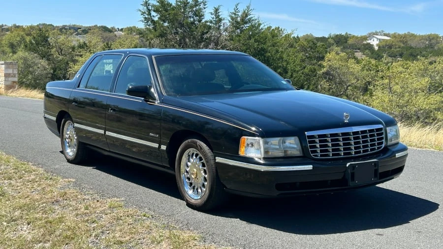 1998 Cadillac DeVille 7th Gen - Image 5 of 12