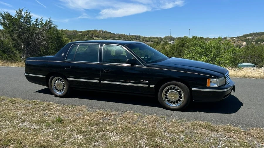 1998 Cadillac DeVille 7th Gen - Image 2 of 12