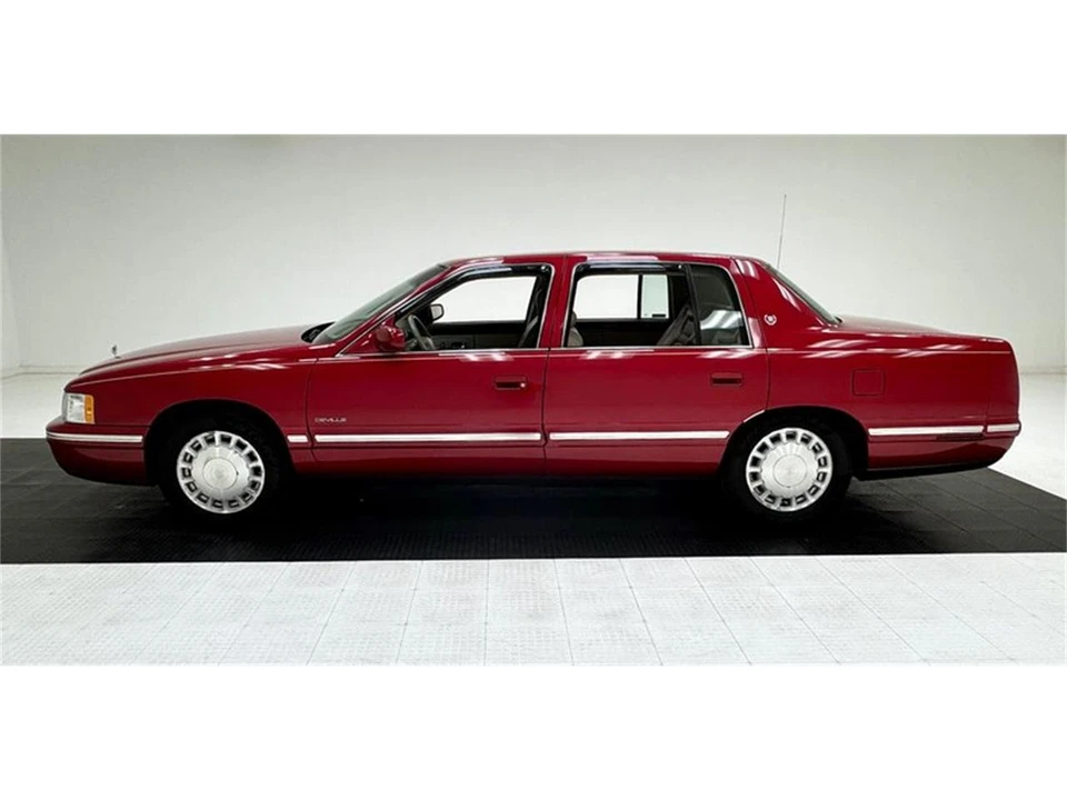 1998 Cadillac DeVille 7th Gen - Image 2 of 31