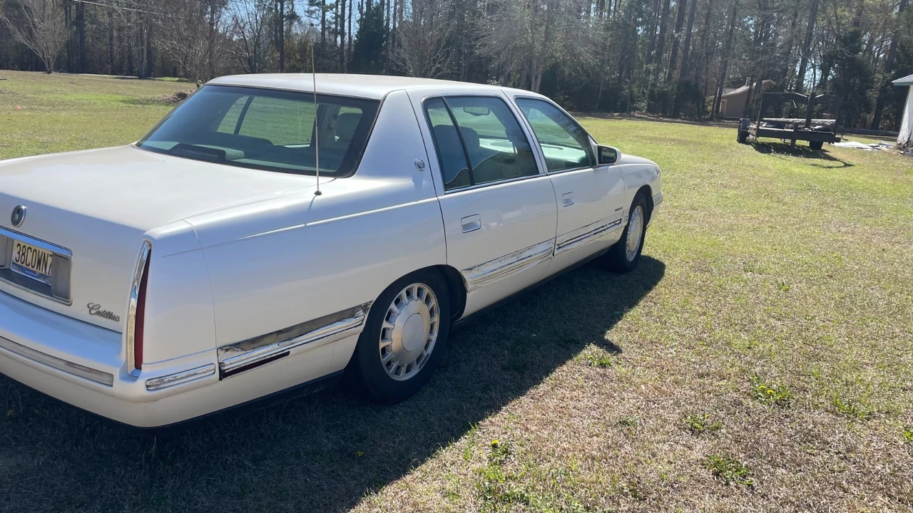 1998 Cadillac DeVille 7th Gen - Image 4 of 5