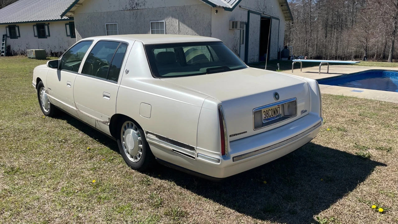 1998 Cadillac DeVille 7th Gen - Image 2 of 5