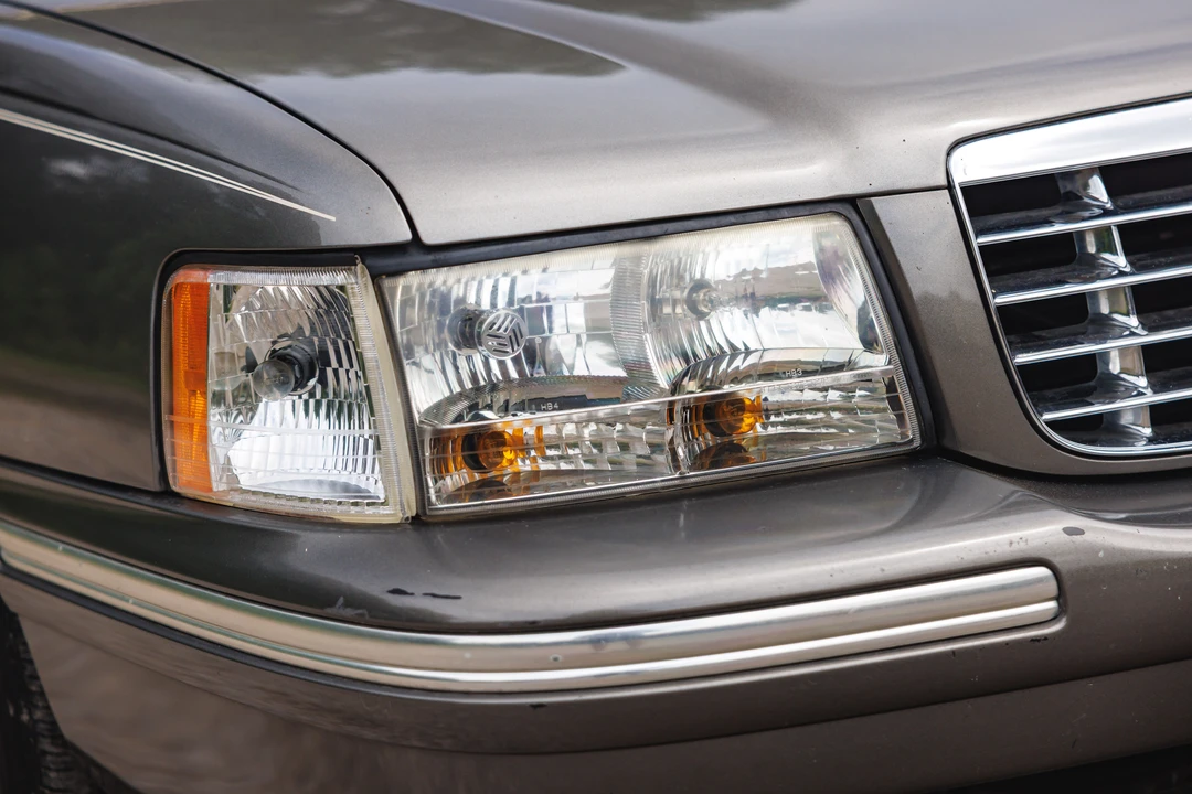 1998 Cadillac DeVille 7th Gen - Image 17 of 31