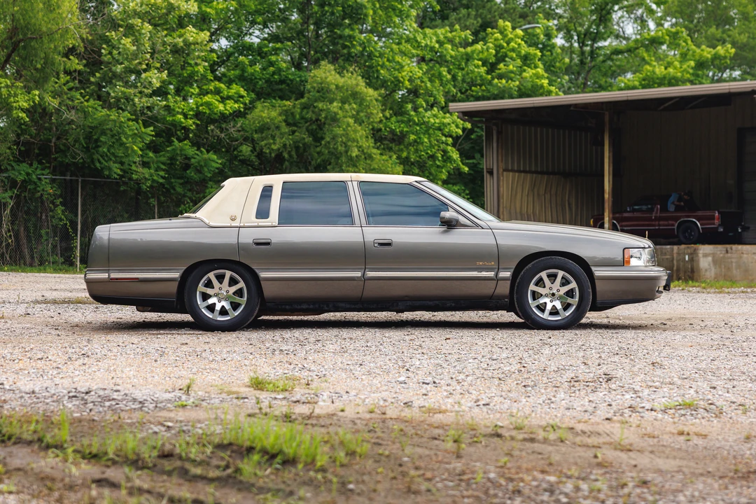 1998 Cadillac DeVille 7th Gen - Image 6 of 31