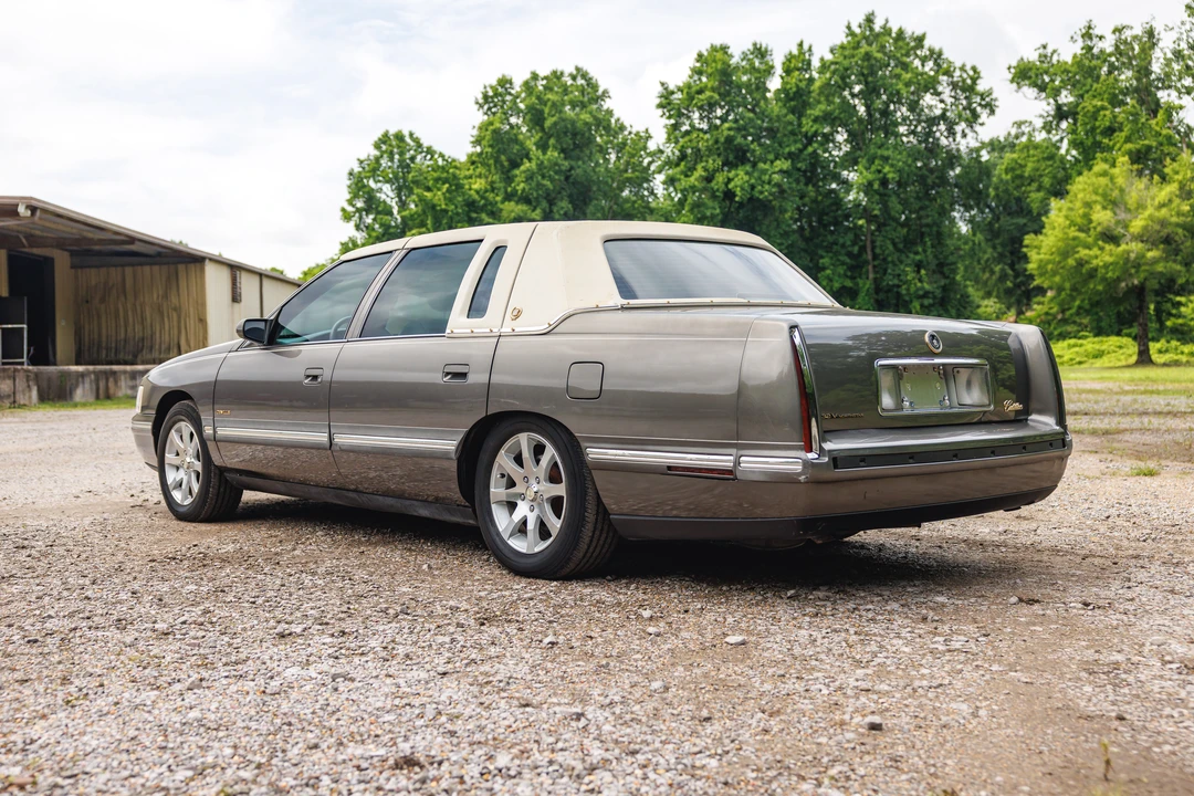 1998 Cadillac DeVille 7th Gen - Image 11 of 31
