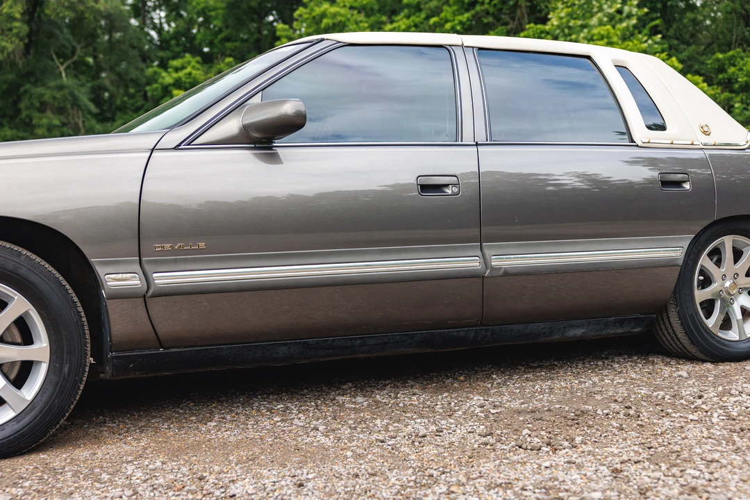 1998 Cadillac DeVille 7th Gen - Image 28 of 31