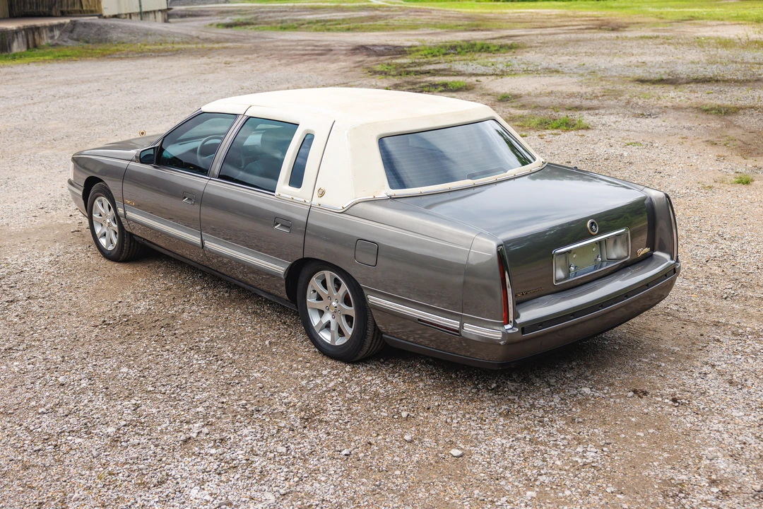 1998 Cadillac DeVille 7th Gen - Image 10 of 31