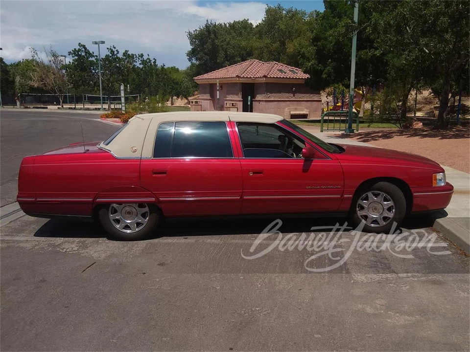 1998 Cadillac DeVille 7th Gen - Image 2 of 5