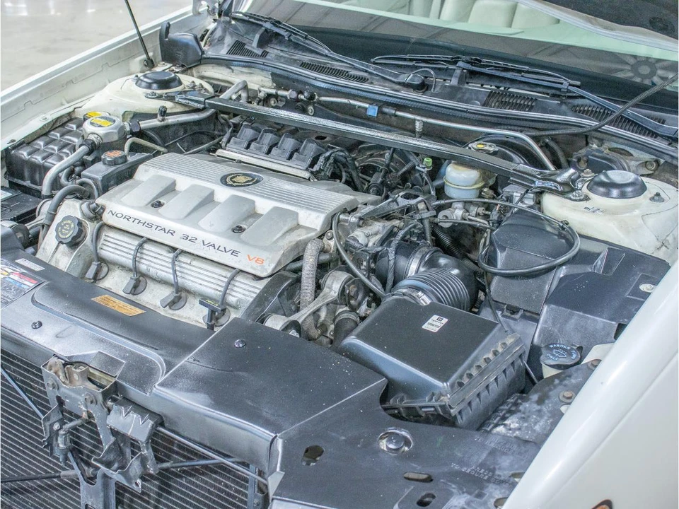 1998 Cadillac DeVille 7th Gen - Image 14 of 31