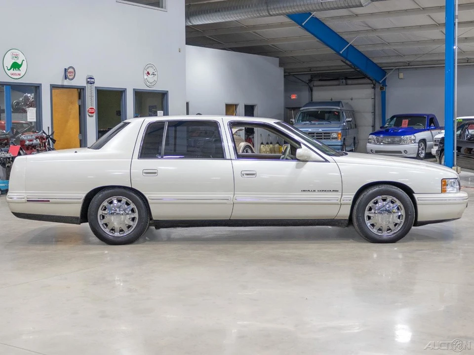 1998 Cadillac DeVille 7th Gen - Image 8 of 21