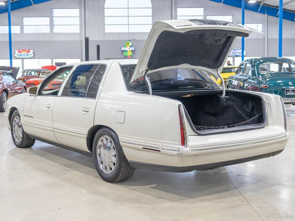 1998 Cadillac DeVille 7th Gen - Image 15 of 21
