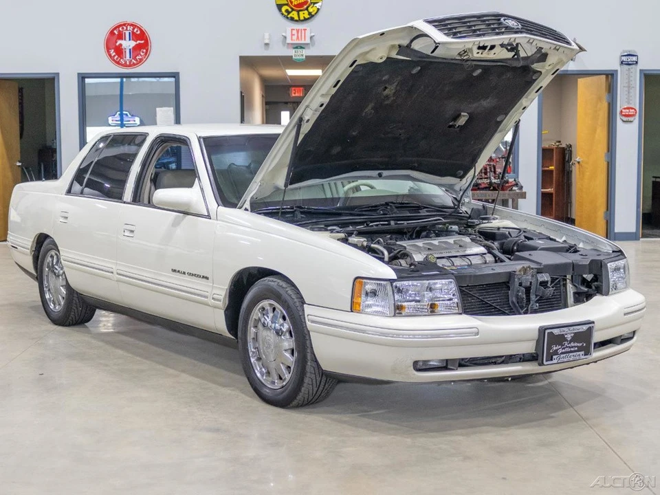 1998 Cadillac DeVille 7th Gen - Image 9 of 21