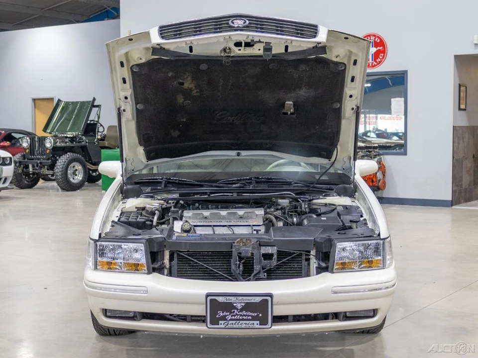 1998 Cadillac DeVille 7th Gen - Image 10 of 21
