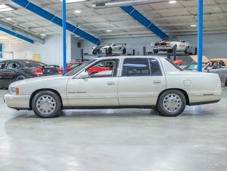 1998 Cadillac DeVille 7th Gen - Image 4 of 24