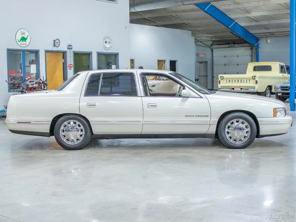 1998 Cadillac DeVille 7th Gen - Image 8 of 24