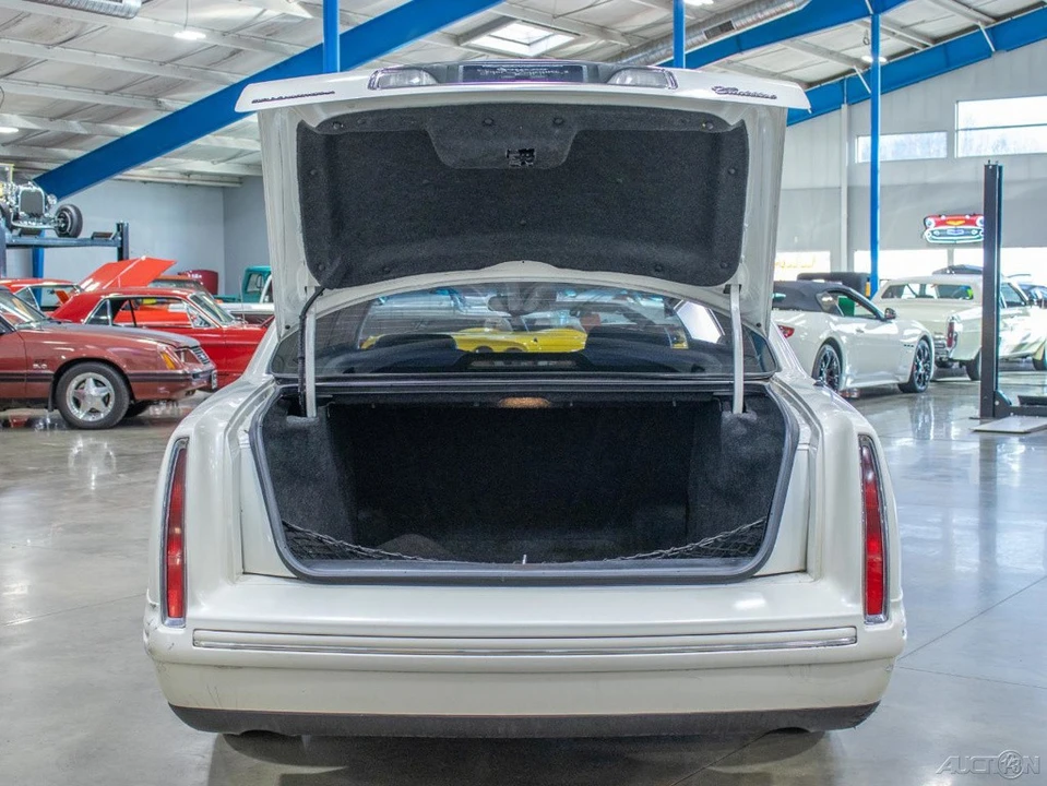 1998 Cadillac DeVille 7th Gen - Image 17 of 24