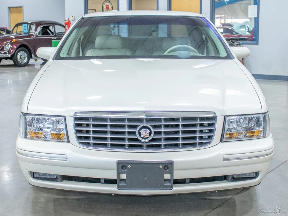 1998 Cadillac DeVille 8th Gen - Image 2 of 21