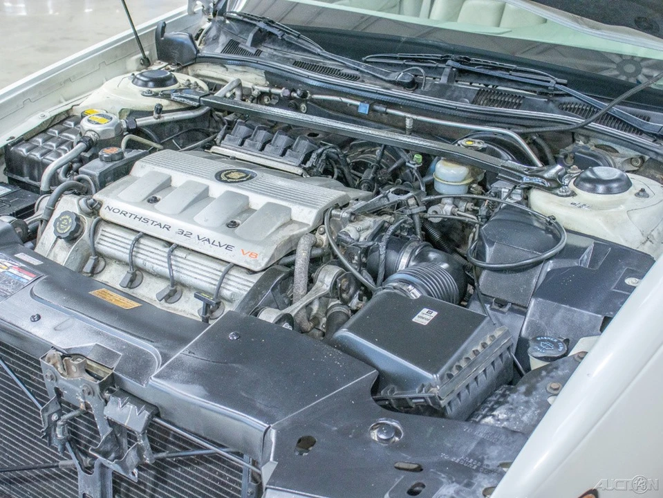 1998 Cadillac DeVille 8th Gen - Image 14 of 21