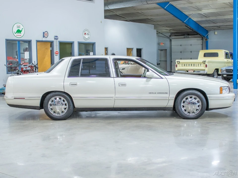 1998 Cadillac DeVille 8th Gen - Image 8 of 21