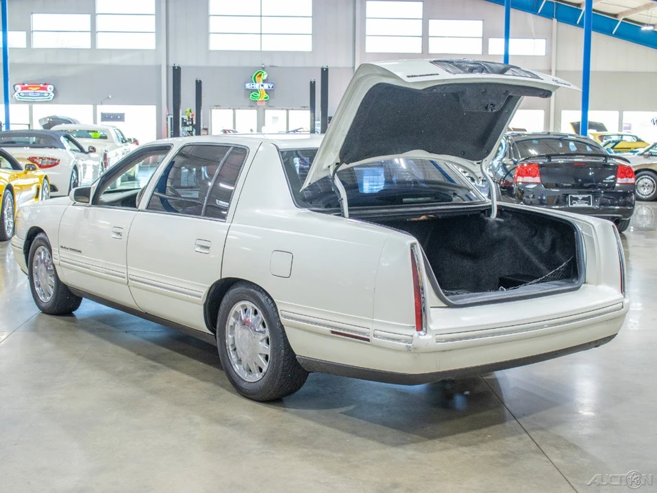1998 Cadillac DeVille 8th Gen - Image 15 of 21