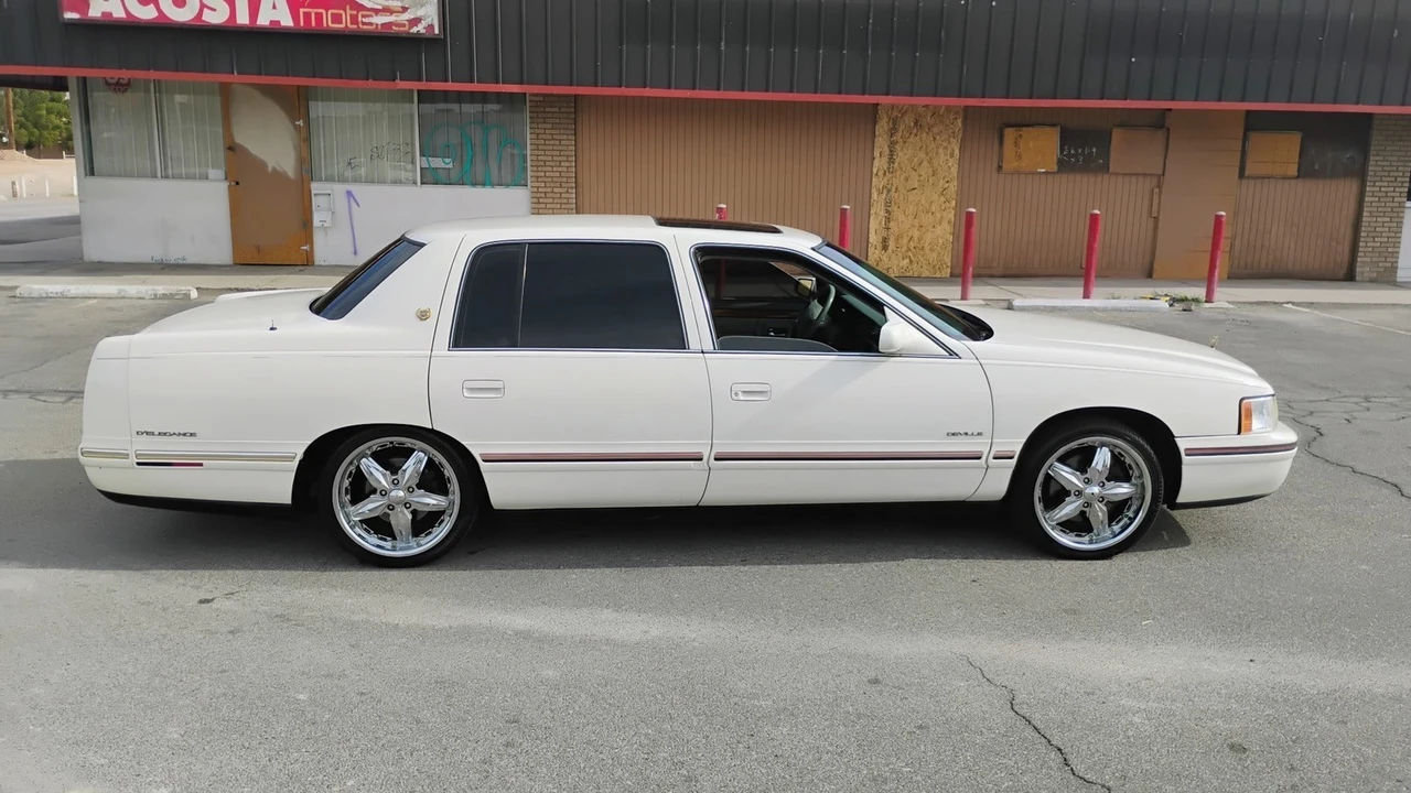 1998 Cadillac DeVille 8th Gen - Image 6 of 9