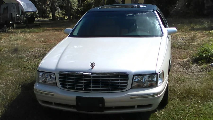 1998 Cadillac DeVille 7th Gen - Image 2 of 4
