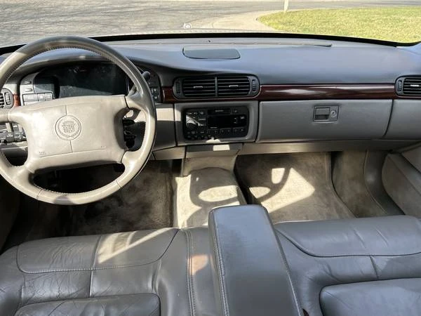 1998 Cadillac DeVille 8th Gen - Image 14 of 19