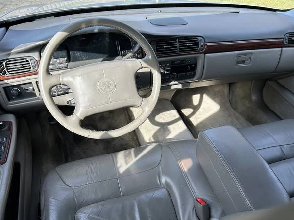1998 Cadillac DeVille 8th Gen - Image 11 of 19