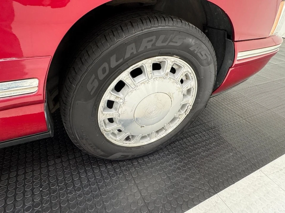 1998 Cadillac DeVille 7th Gen - Image 23 of 31