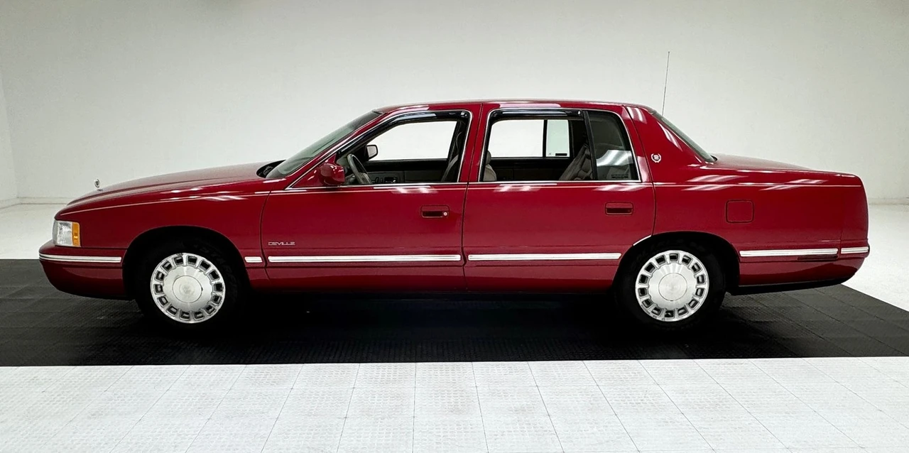 1998 Cadillac DeVille 7th Gen - Image 2 of 31