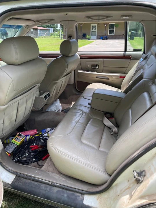 1998 Cadillac DeVille 7th Gen - Image 10 of 15