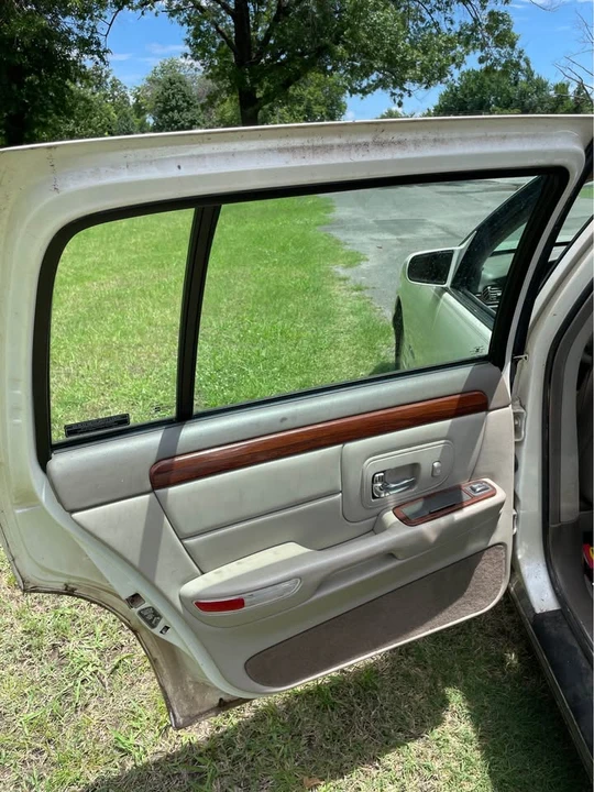 1998 Cadillac DeVille 7th Gen - Image 8 of 15