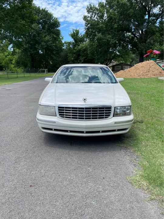 1998 Cadillac DeVille 7th Gen - Image 2 of 15