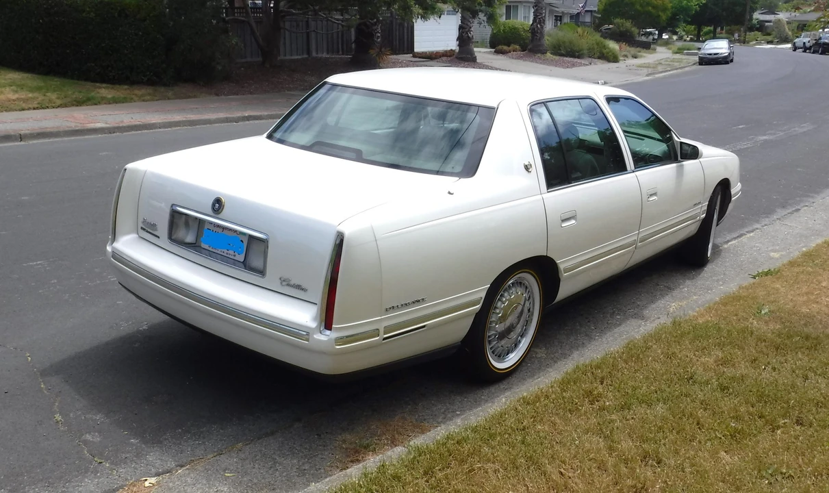 1998 Cadillac DeVille 7th Gen - Image 6 of 31