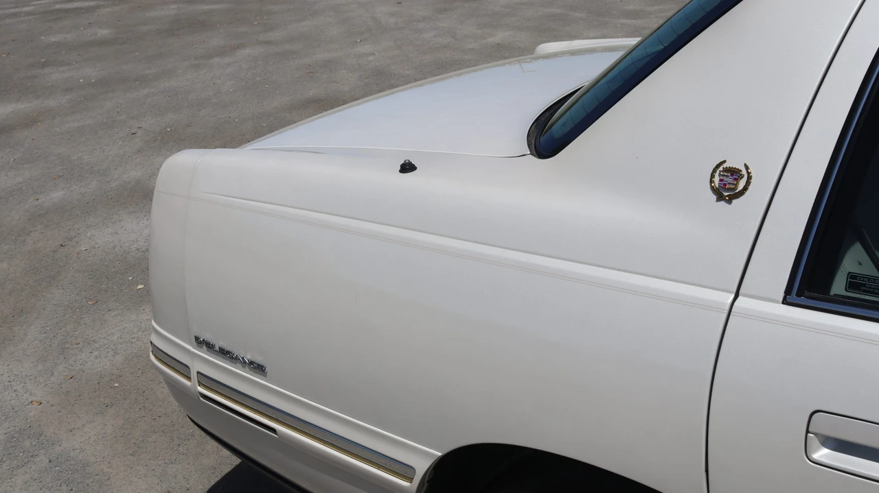 1998 Cadillac DeVille 7th Gen - Image 13 of 31